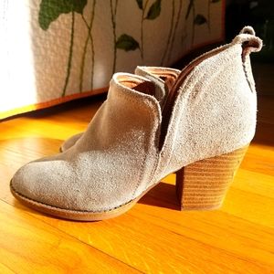 Jeffrey Campbell Rosalee Gray Suede Bootie sz 7.5